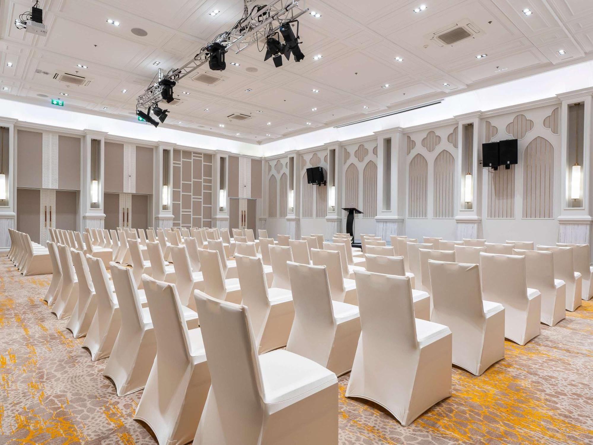 Moevenpick Myth Hotel Patong Phuket Exterior foto The ballroom